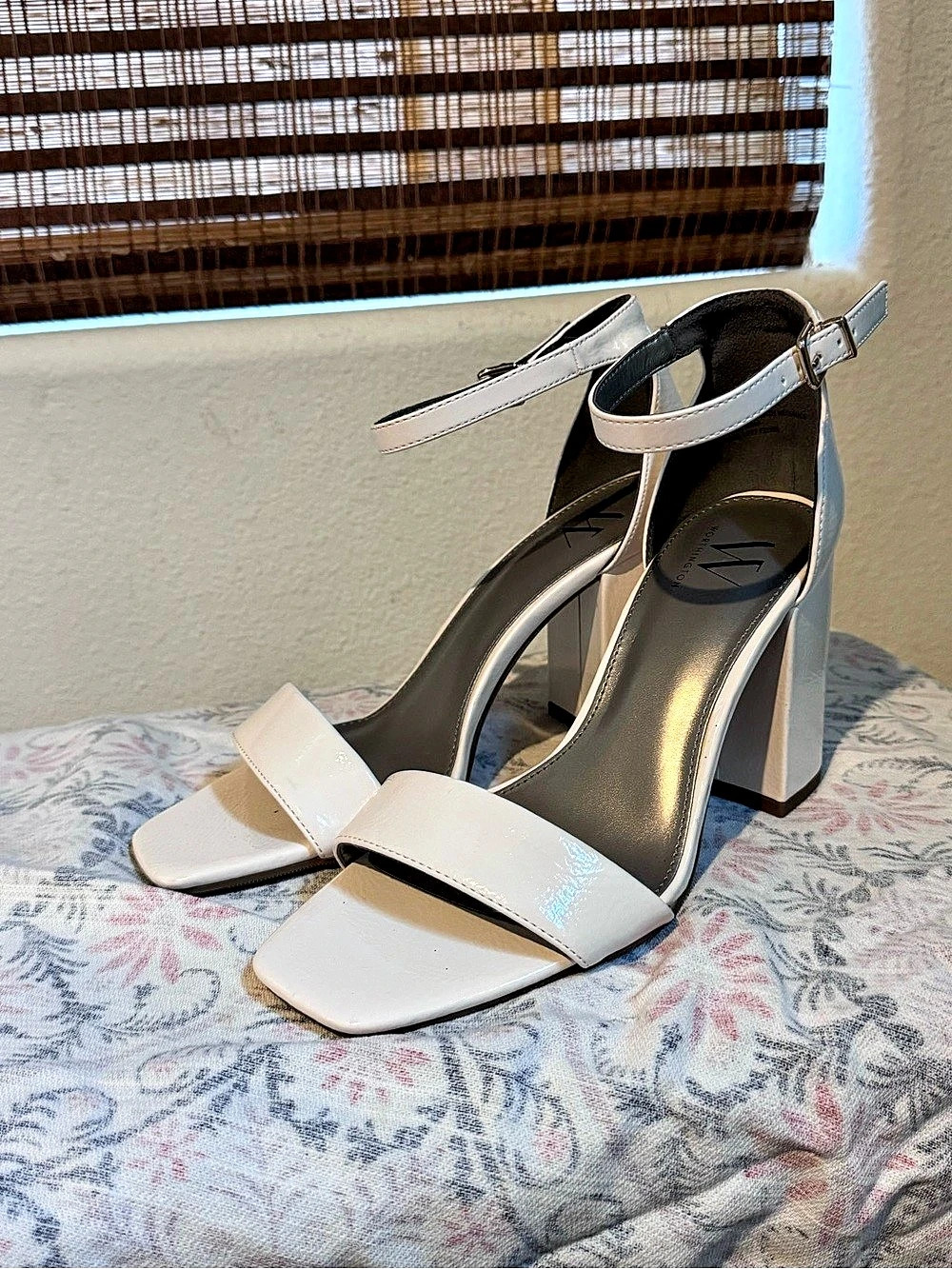 Worthington Becklyn Block Heel Sandals White Like New